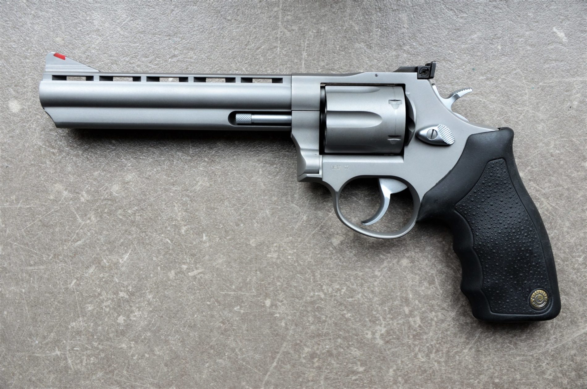 taurus-689-6-sts-357-mag-revolver