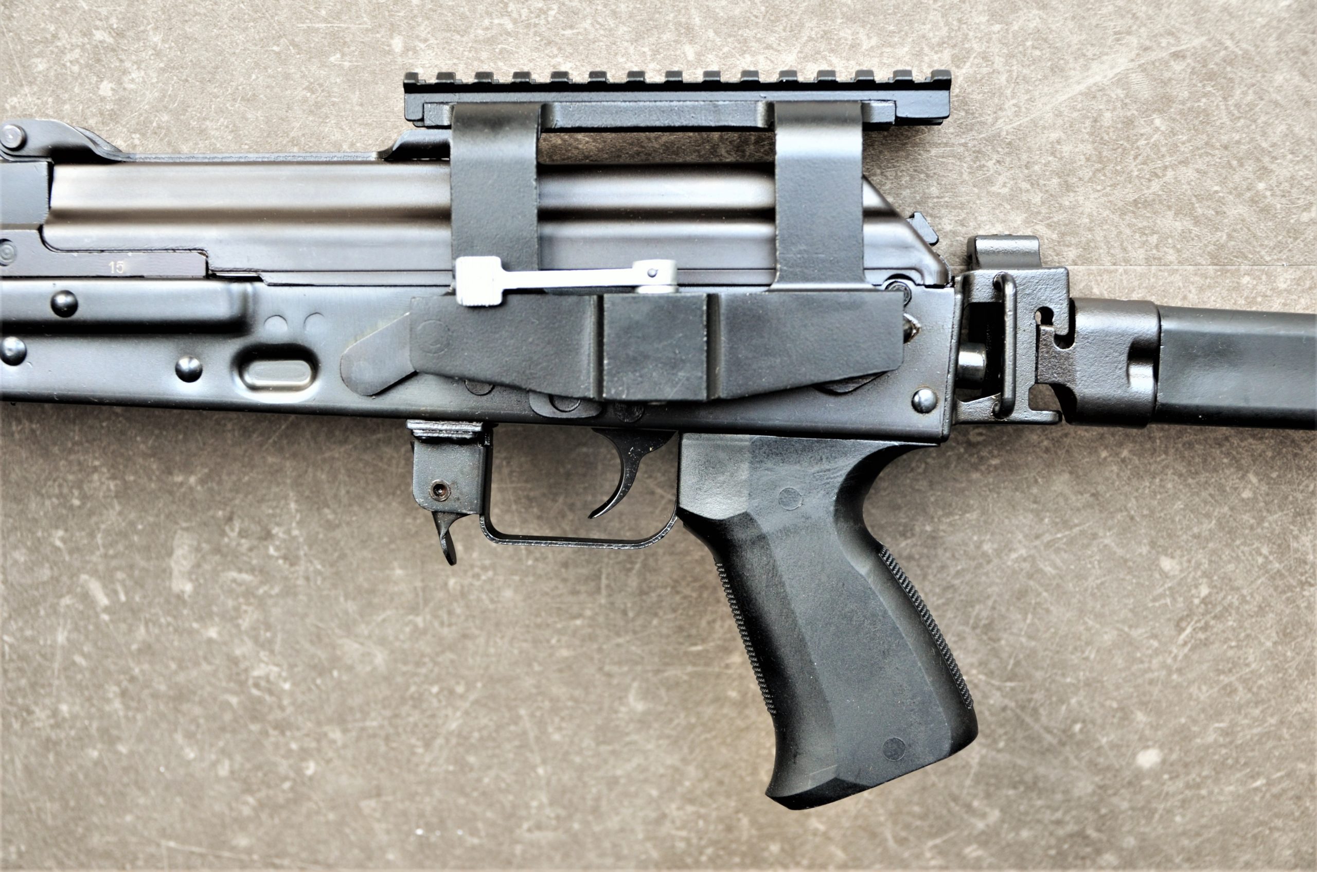 Zastava_Seitenmontage_auf_M2010G_.223Rem