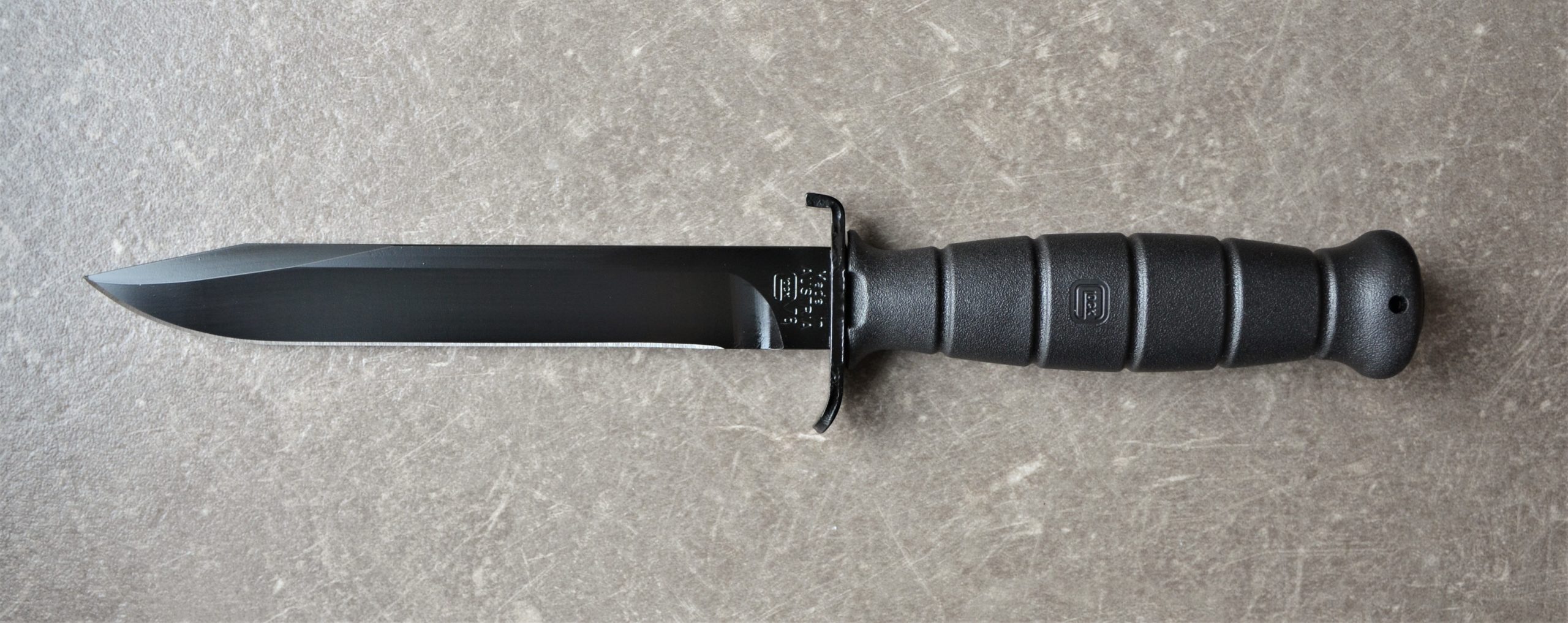 Glock Feldmesser FM 78 schwarz - Militärisches Mehrzweckmesser